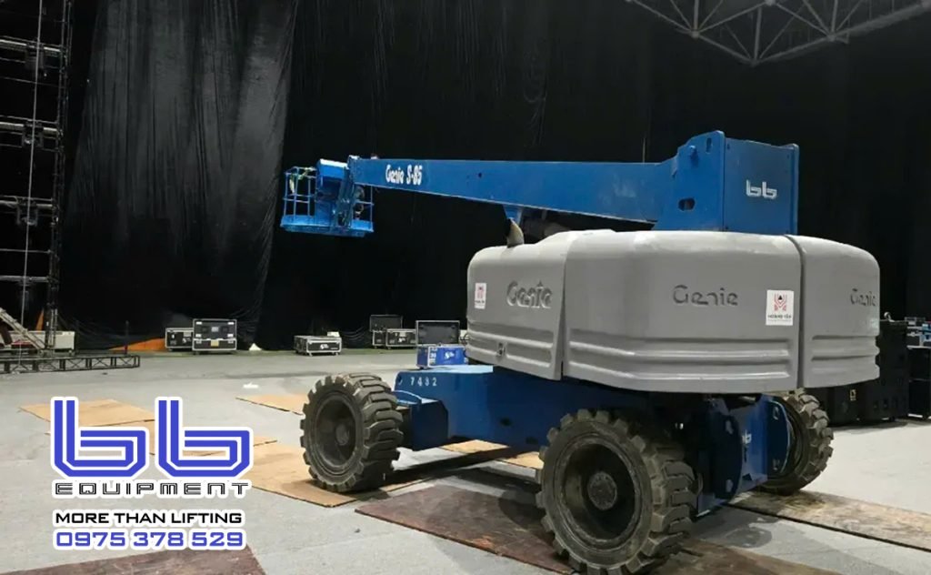 Cho thuê xe nâng người boom lift tại Quảng Trị