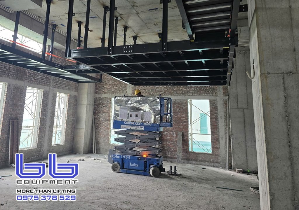 Cho thuê xe nâng cắt kéo tại Đồng Nai