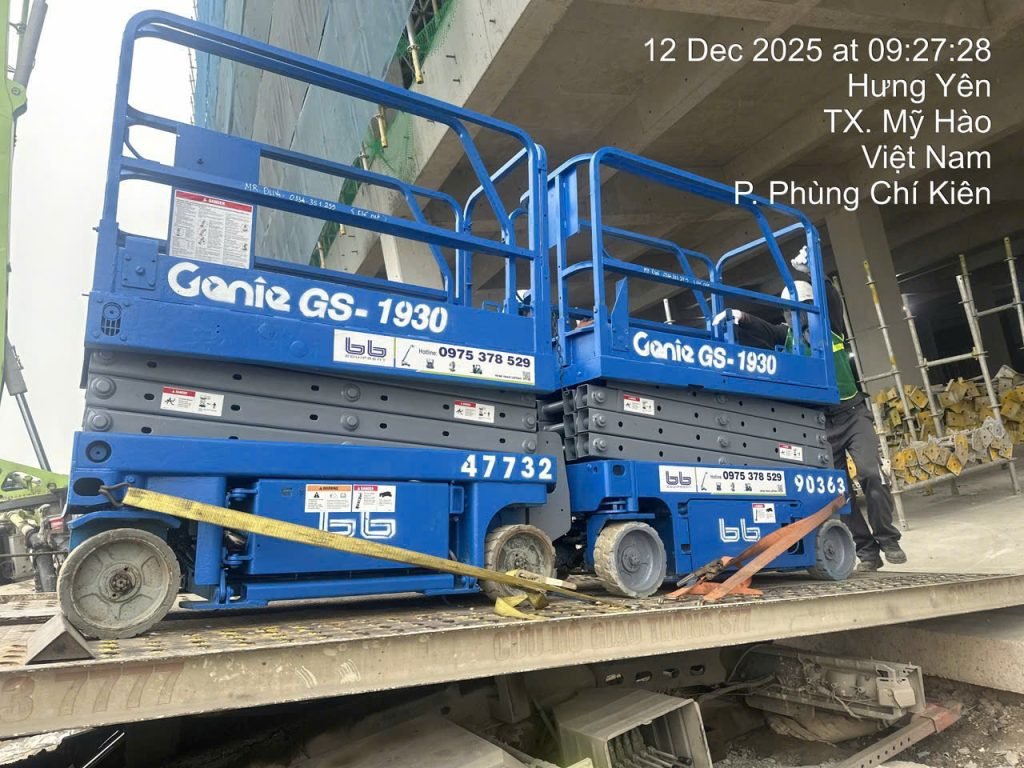 Cho thuê xe nâng người cắt kéo tại Hưng Yên